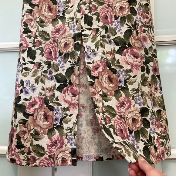 Vintage Slim Cut Floral Dress - Picture 9 of 9